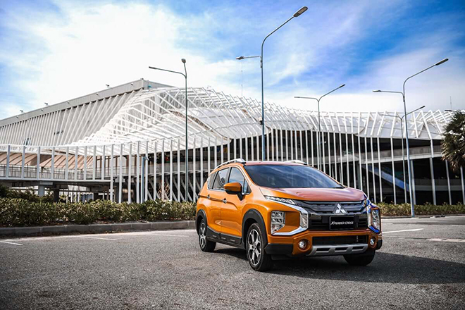 Price of Mitsubishi Xpander Cross in April 2022, support 50% of registration fee and gift - 14