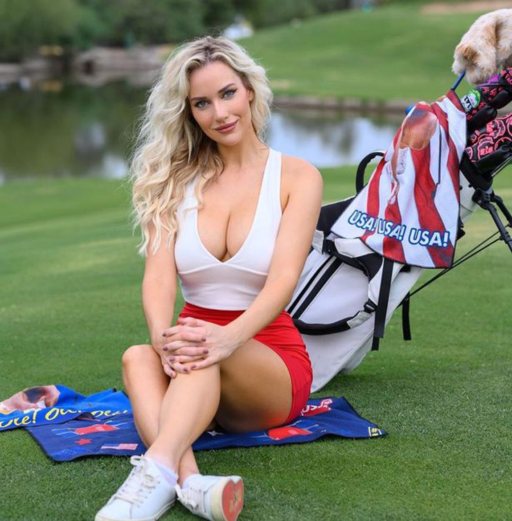 The beautiful golf lady who wore nothing posted photos, fell into the situation "bad crying and laughing"  - first