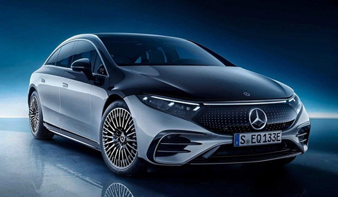 Mercedes-Benz EQS thắng giải xe sang của năm 2022 - 1