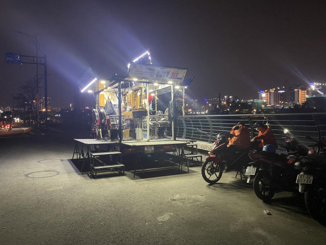 Dịch vụ hớt tóc dạo hoạt động cả vào ban đêm
