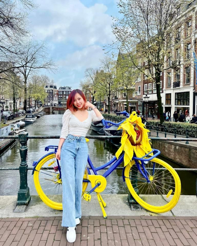 Follow the Vietnamese girl to discover Amsterdam, Netherlands - 7