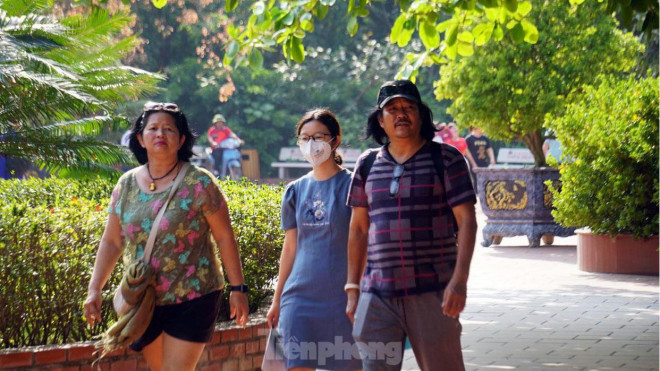 Cao điểm dịp lễ hội đầu năm, có tới 20.000-50.000 lượt khách/ngày đến, chủ yếu khách ngoại tỉnh. Trong đó, có nhiều đoàn là học sinh, sinh viên đến tham quan, nghiên cứu lịch sử.