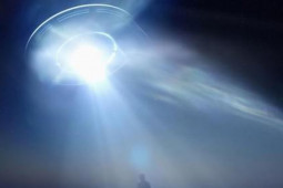 Thế giới - Kế hoạch phát tín hiệu vào không gian của NASA sẽ kích động người ngoài hành tinh chiếm trái đất?