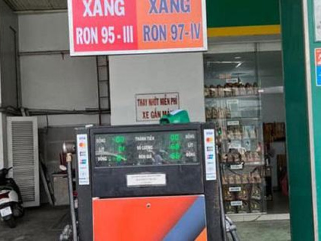 Thị trường - Tiêu dùng - Xuất hiện loại xăng mới, giá bán đắt nhất Việt Nam