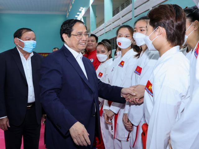 Thủ tướng kiểm tra công tác chuẩn bị SEA Games 31, động viên đoàn thể thao Việt Nam