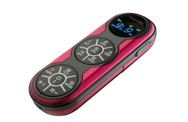 Những mẫu điện thoại vừa kỳ quặc, vừa xấu xí nhất hành tinh - 4