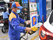 Thị trường - Tiêu dùng - Giá xăng dầu hôm nay 18/4: Tăng tốt phiên đầu tuần, loạt quốc gia ngừng nhập khẩu dầu từ Nga