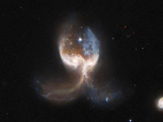 Công nghệ thông tin - Cánh Thiên Thần: tương lai đáng sợ khi thiên hà chứa Trái Đất va chạm