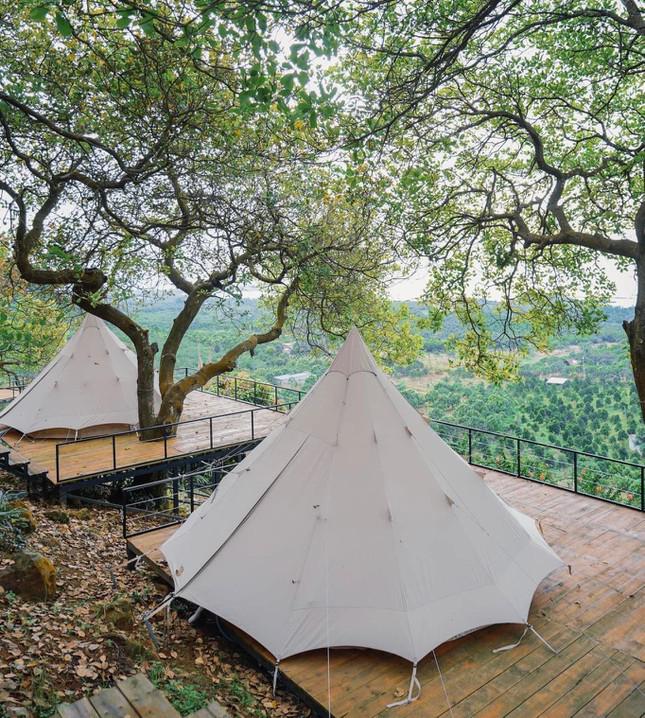 Giới trẻ "sốt xình xịch" với trào lưu glamping - 1