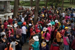 Kinh doanh - Loạt doanh nghiệp muốn lùi thời điểm tăng lương sang năm 2023