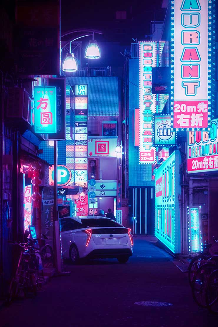 9. Khung cảnh của Tokyo vào ban đêm và ban ngày khác nhau rất nhiều. Dù là một thủ đô hiện đại, nhưng nếu có cơ hội ở lại lâu hơn, khám phá những điều ít người để ý trong các khu phố nhỏ, du khách sẽ biết được Tokyo còn có một vẻ đẹp khác.
