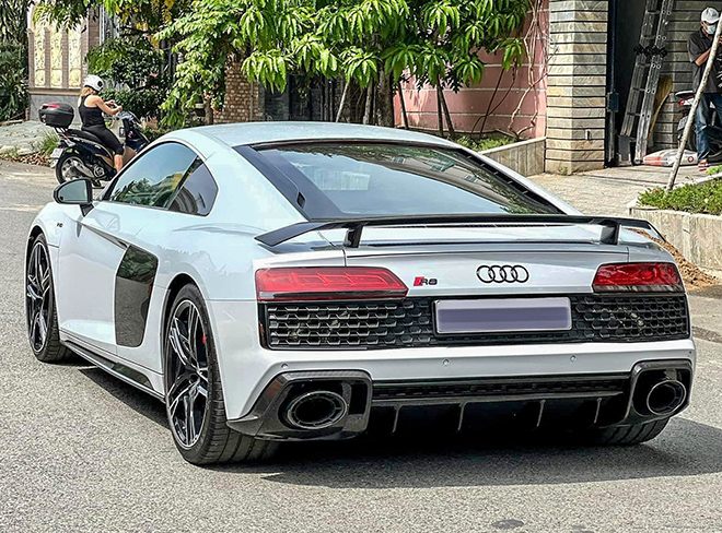 Audi R8 Performance chạy lướt rao bán giá thấp hơn vài tỷ đồng - 4