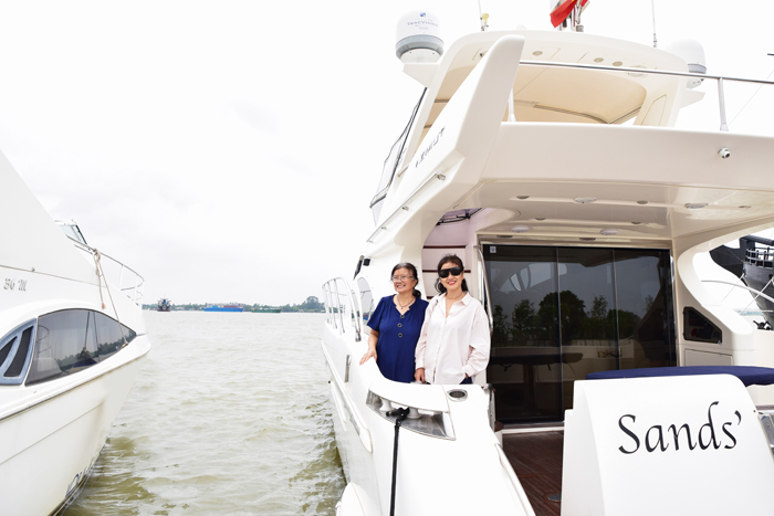 Chị Nguyễn Thị Tuyết Mai (TP.HCM) và chị gái trong lần đầu tiên tới Aqua City