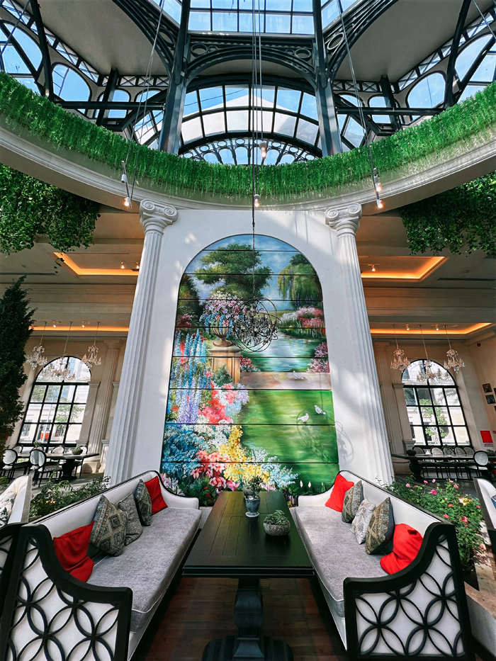 Dinh thự ánh sáng Garden Palace nổi bật với kiến trúc nhà kính