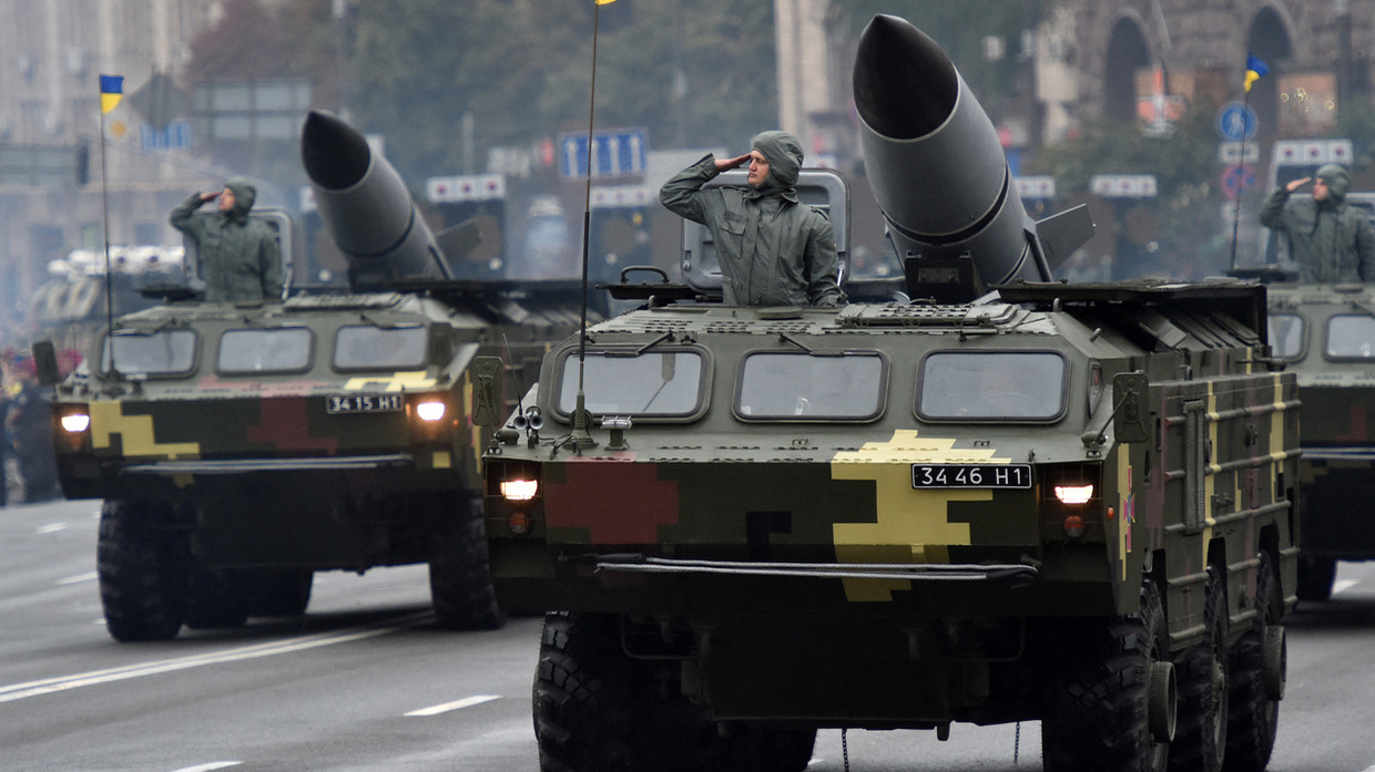 Tên lửa đạn đạo Tochka-U xuất hiện&nbsp;trong một cuộc duyệt binh ở Kiev.