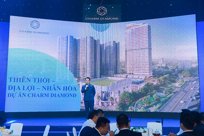 Chuyên gia BĐS cá nhân Phan Công Chánh trình bày tiềm năng thị trường TP. Dĩ An và căn hộ chuyên gia Charm Diamond