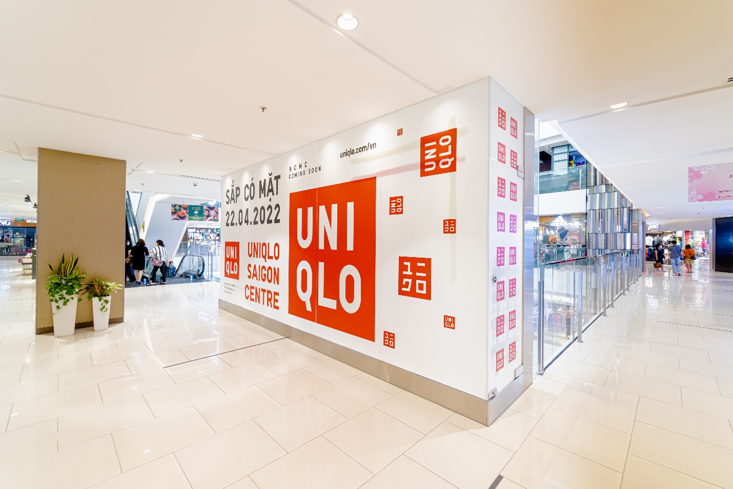 Không chỉ là địa điểm mua sắm mới, cửa hàng UNIQLO Saigon Centre được dự đoán cũng sẽ trở thành tọa độ check-in chất lừ cho giới trẻ trong thời gian tới. Hãy đặt lịch 9:00 sáng ngày 22/4 để cùng nhau trải nghiệm với loạt ưu đãi hấp dẫn ngay tại đây https://www.uniqlo.com/vn/vi/spl/saigon-center-opening