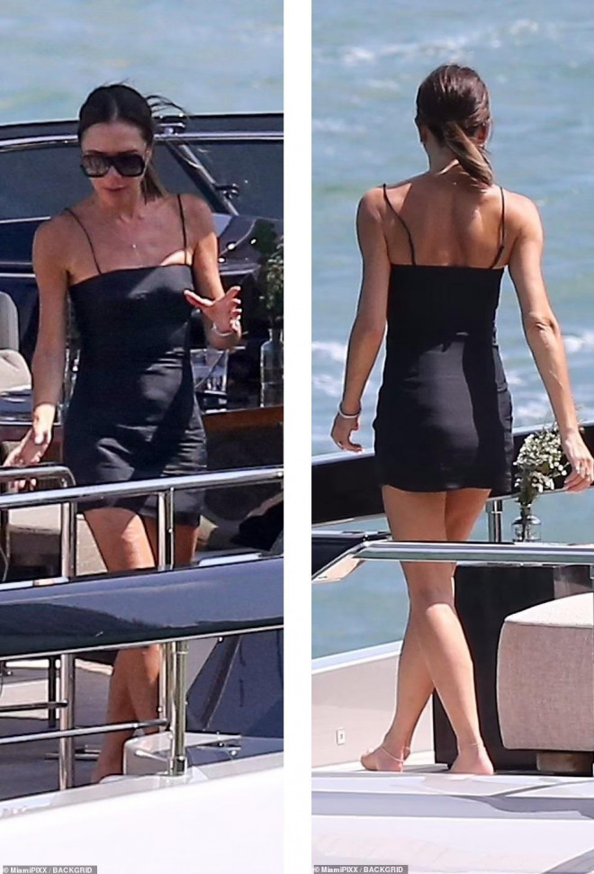 Victoria Beckham diện váy ngắn sexy trên du thuyền - 3