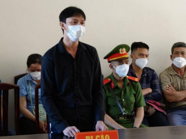 Pháp luật - Cố ý giết vợ rồi dùng dao định tự sát vì nghi vợ "bắt cóc" con trai