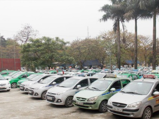 Thị trường - Tiêu dùng - Hơn 7.000 xe taxi Hà Nội dừng hoạt động