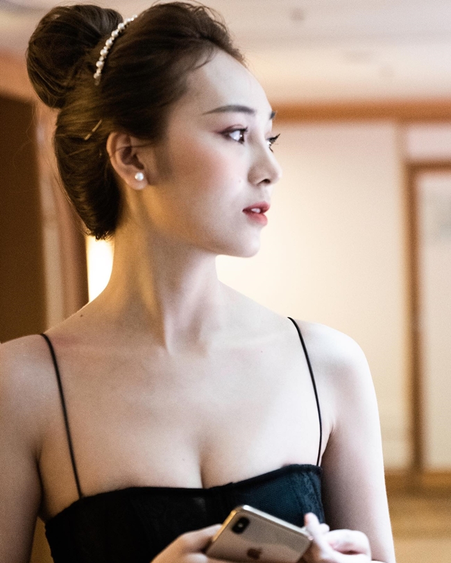 Hoàng Kim Chi là hot girl 9x nhận được nhiều sự quan tâm của cư dân mạng. 
