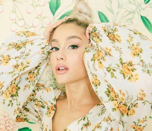 Ariana Grande tiết lộ cách làm đẹp và trang điểm hoàn hảo - 1