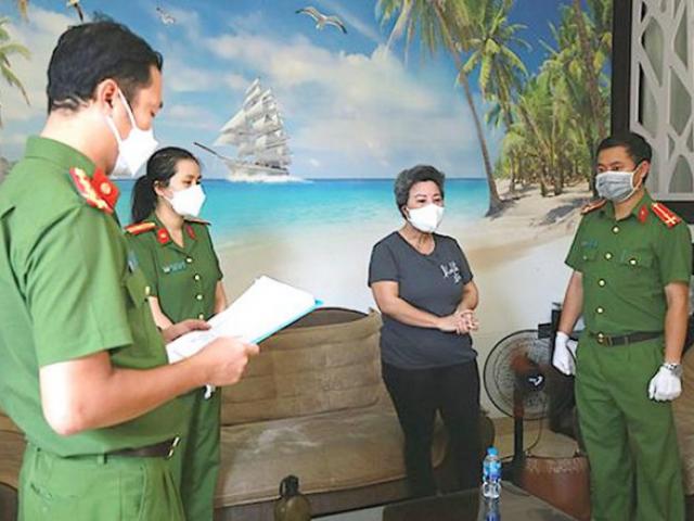 Tin tức trong ngày - Nguyên Chủ tịch quận Liên Chiểu “vấp ngã” vì túi quà như thế nào?