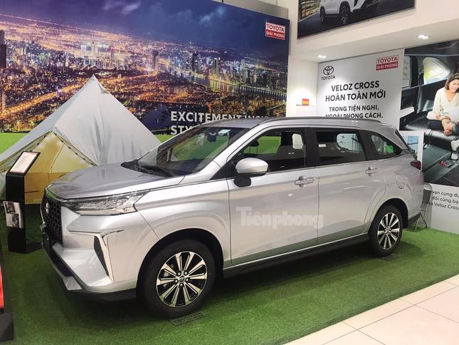 Toyota Veloz Cross bị làm giá do có nguồn cung hạn chế.