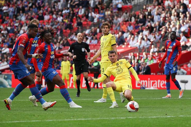 Chelsea giành được vé vào chung kết FA Cup sau khi bị loại khỏi Champions League