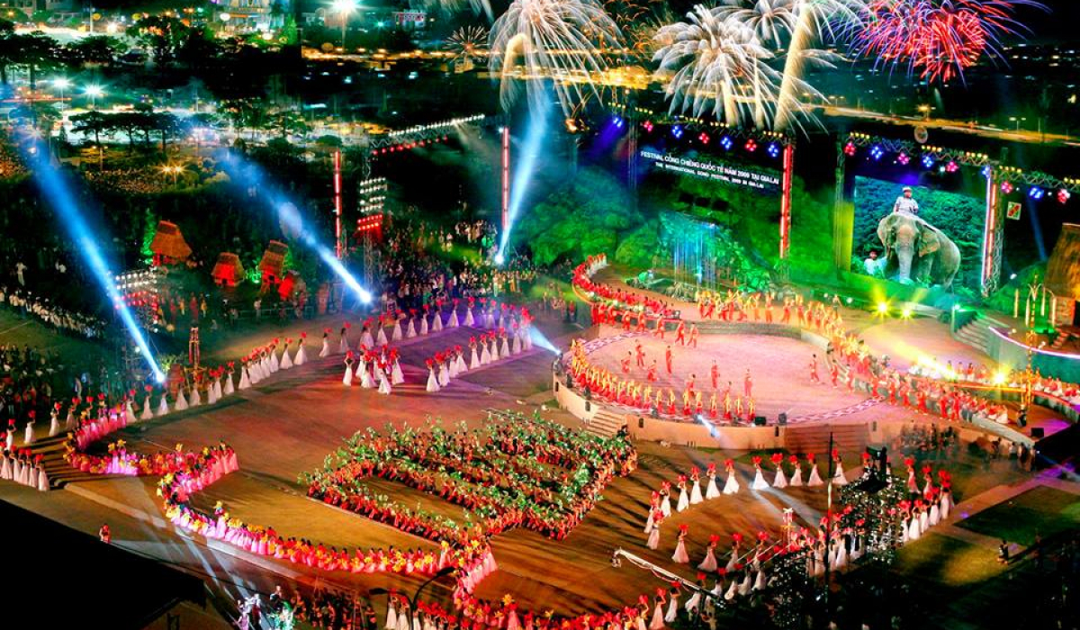 Long Hải cần không gian xứng tầm để tổ chức các lễ hội lớn và thu hút khách du lịch (Nguồn: VOVTV)