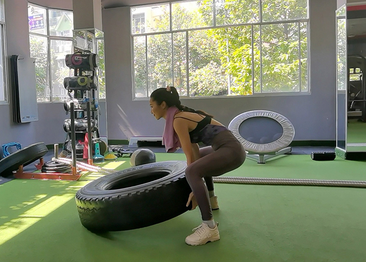 Ngọc Tuyết bật mí cô từng bị u bao hoạt dịch khớp cổ tay, một hiện tượng nổi cục u trên khớp cổ tay. Nhờ tập luyện thể thao đúng cách mà khối u đó giờ cũng tiêu giảm và không còn cản trở trong cuộc sống hàng ngày của cô nữa.