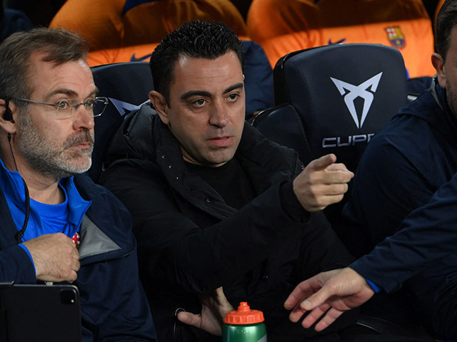 Bóng đá - Barcelona dậy sóng: Xavi bị tố không biết dùng quân sau 2 trận thua