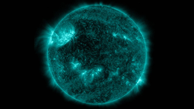 Mặt Trời với hoạt động "bùng nổ" từ nhiều vị trí - Ảnh: NASA