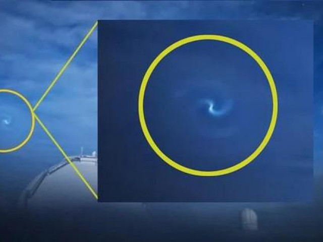 Công nghệ thông tin - 'Vòng xoáy đêm' lung linh ở trên Hawaii chính là tên lửa SpaceX