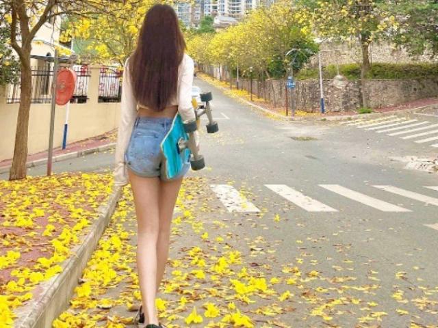 Thiếu nữ diện quần short xuống phố dù không lộ mặt vẫn hút ánh nhìn