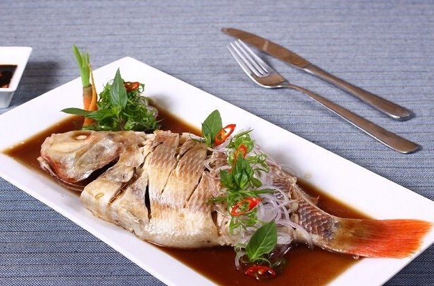 Ăn cá tốt cho sức khỏe vì nó chứa nhiều chất dinh dưỡng quan trọng.