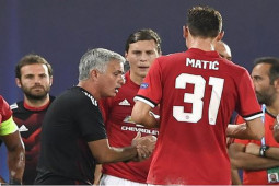 Bóng đá - Mourinho "thừa nước đục thả câu" với MU, tính biến AS Roma thành "sân sau"
