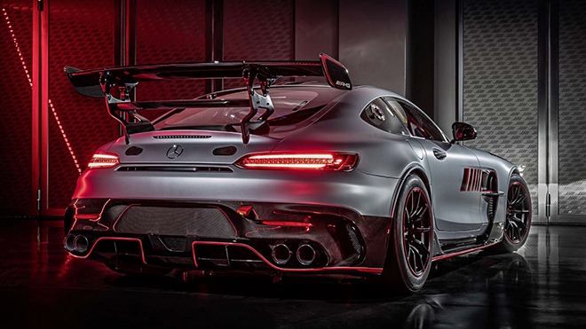 Ngắm biến thể dành cho đường đua của dòng xe Mercedes-AMG GT - 4