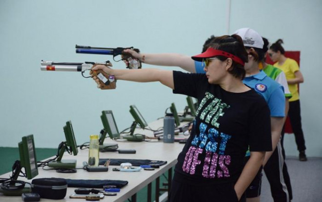Đội tuyển bắn súng Việt Nam tập luyện chuẩn bị cho SEA Games 31