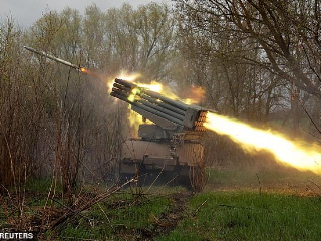 Thế giới - Phương Tây: Nga áp đảo quân đội Ukraine trong giao tranh ở vùng Donbass