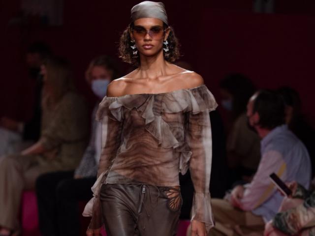 Thời trang - Cung hoàng đạo Kim ngưu mặc gì cho tháng tuổi của mình?