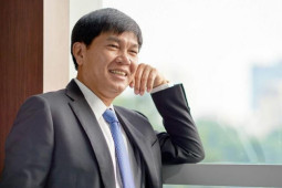 Kinh doanh - Tỷ phú Trần Đình Long nhận được thù lao bao nhiêu tiền mỗi tháng?