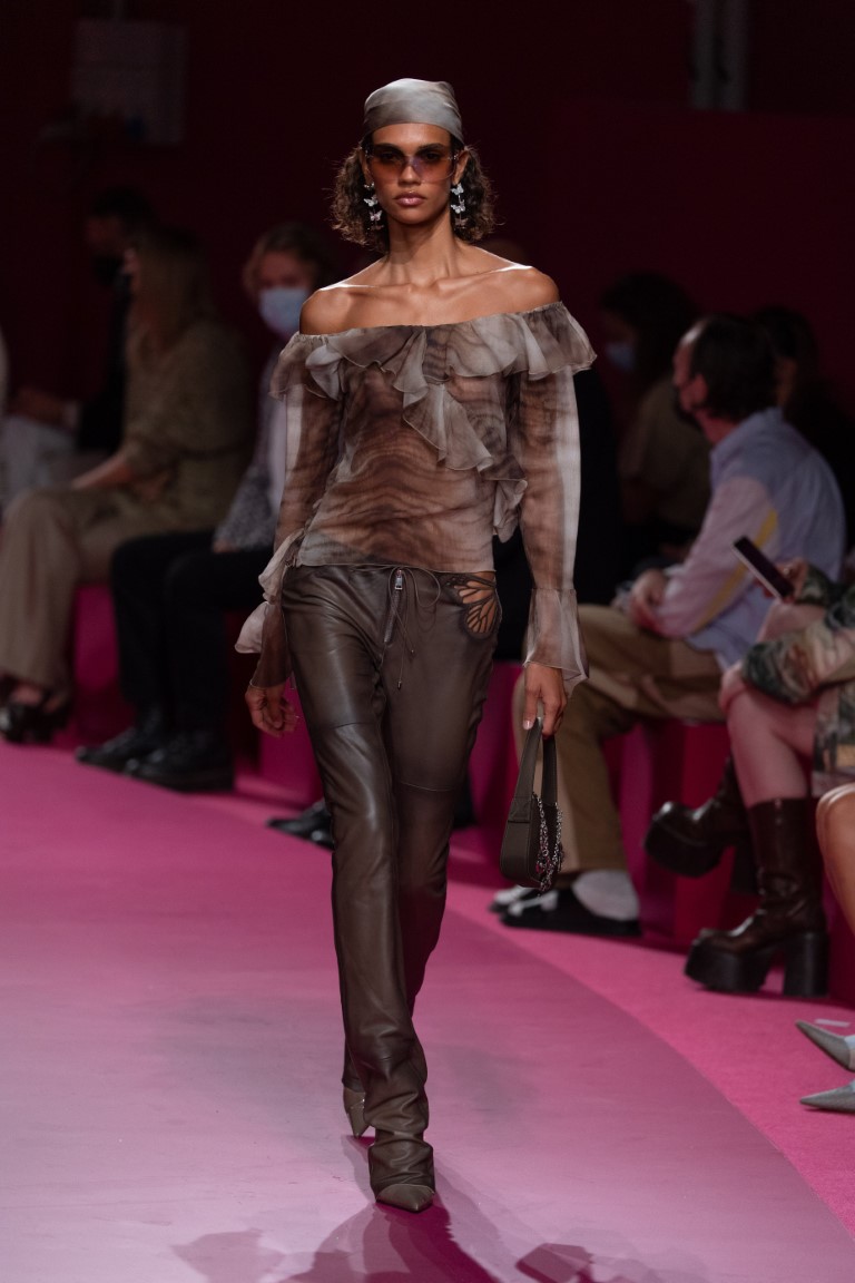 Cung hoàng đạo Kim ngưu mặc gì cho tháng tuổi của mình? - 1