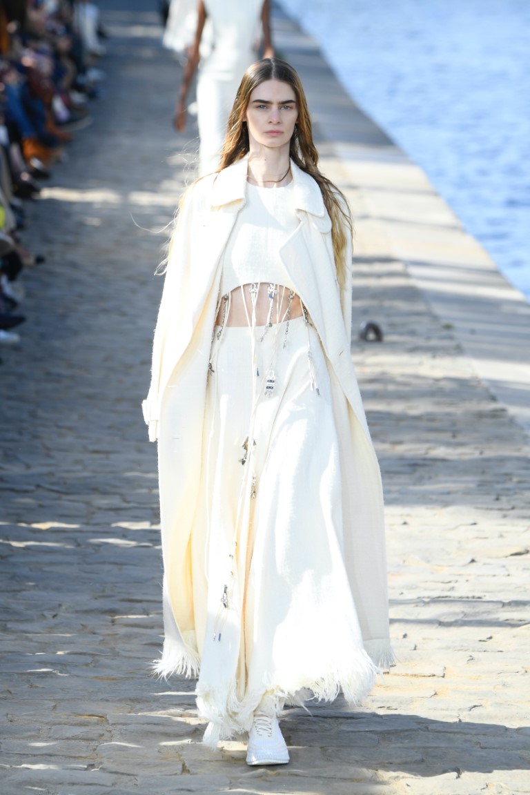 Cung hoàng đạo Kim ngưu mặc gì cho tháng tuổi của mình? - 11