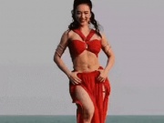 Mỹ nhân "thân hình cơ bắp": Ai qua mặt được Angela Phương Trinh?