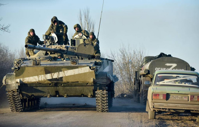 Kho vũ khí Ukraine đang lưu trữ đạn dược của nhiều hệ thống tên lửa phóng loạt với đầu đạn chùm. Ảnh: TASS.