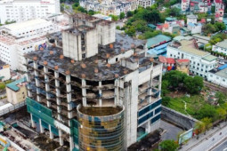 Kinh doanh - &quot;Toà tháp thương binh&quot; bỏ hoang giữa đất vàng Hà Nội