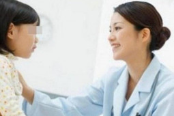 Sức khỏe đời sống - Hi hữu bé gái 10 tuổi ở Bình Dương đổ “mồ hôi máu”