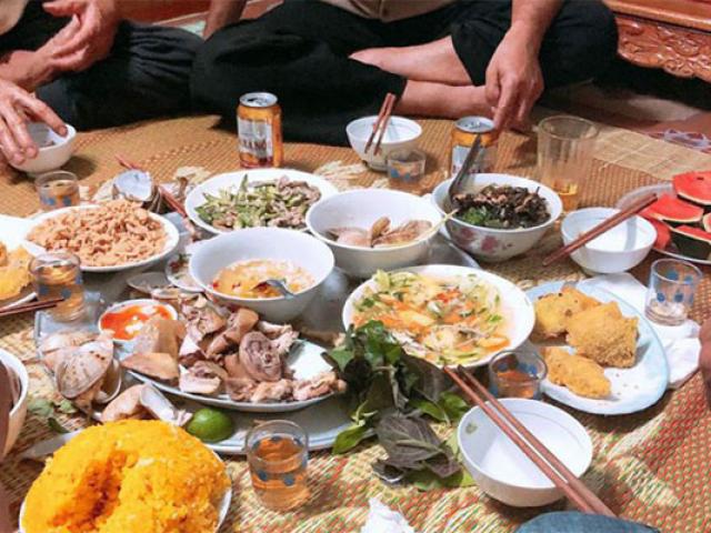 Về nhà bạn trai ra mắt, cô gái tức giận đòi chia tay vì một chi tiết trong mâm cơm