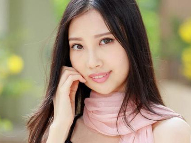 Căn bệnh ung thư nữ ca sĩ vừa qua đời ở tuổi 31, cẩn trọng khi thấy ù tai, nhức đầu một bên